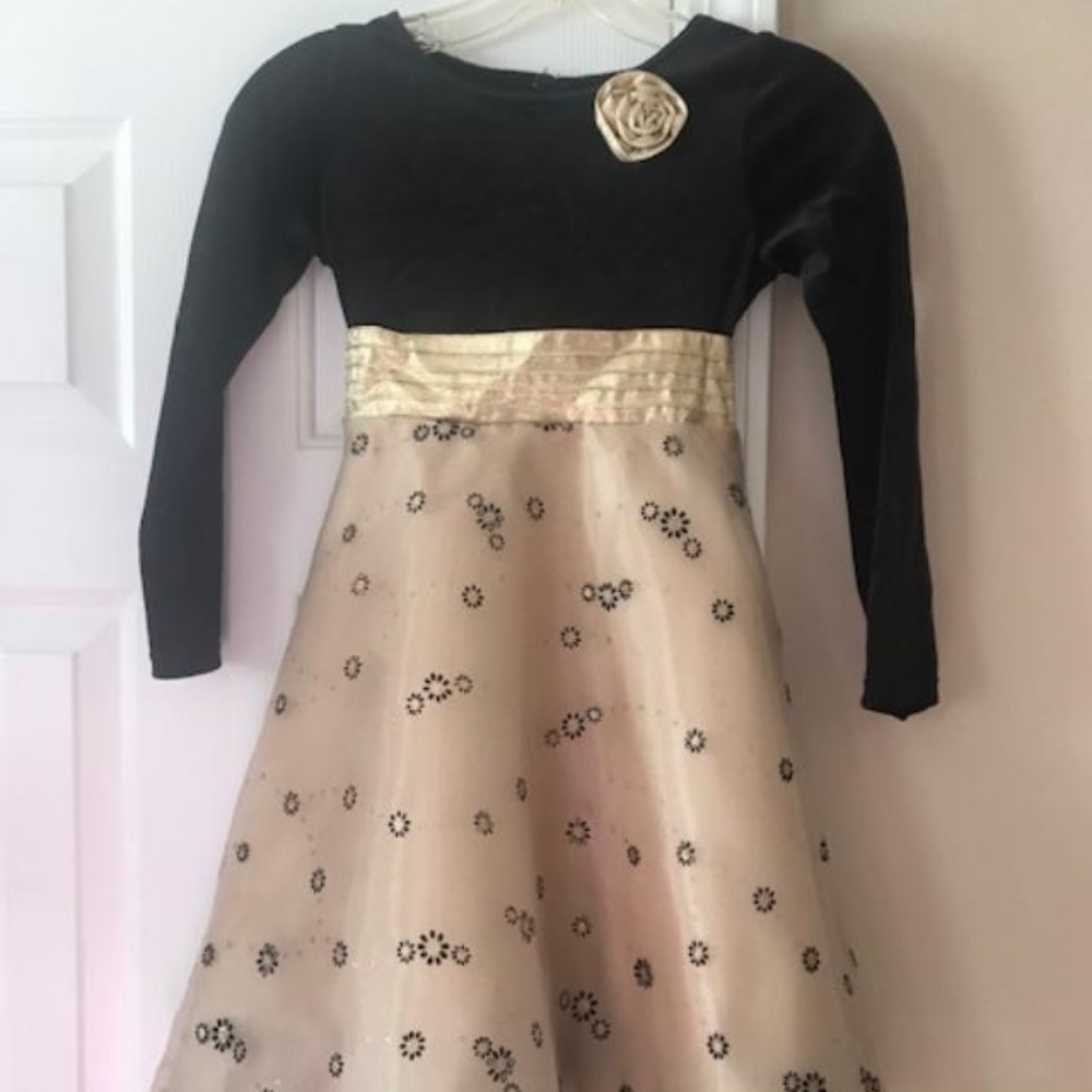 Youngland Girls Black & Gold Formal Dress